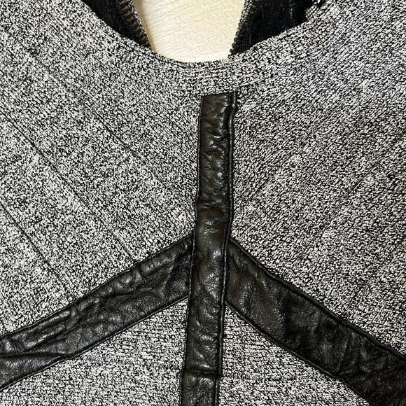 STRETTA size M ( marked L) gray bodycon dress with lace & faux leather detailing - Picture 4 of 7